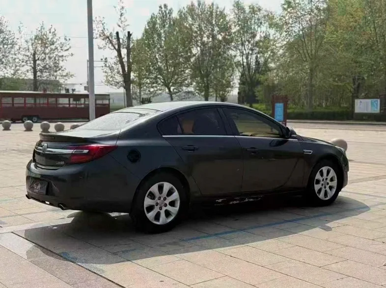 别克君威 内饰后排