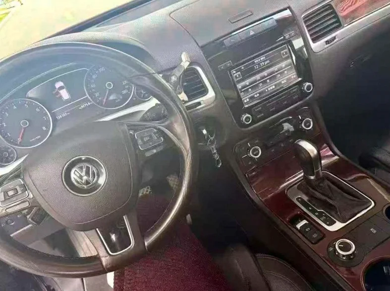 大众途锐 正面外观三