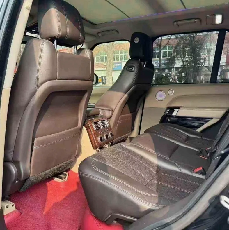 路虎揽胜行政 后面外观一