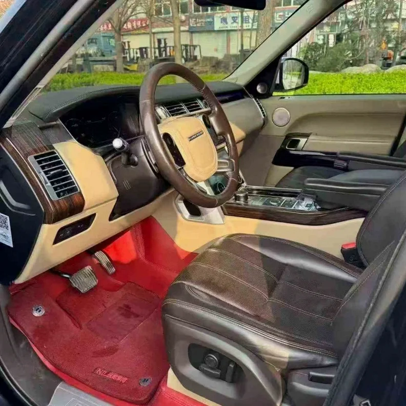 路虎揽胜行政 后面外观二