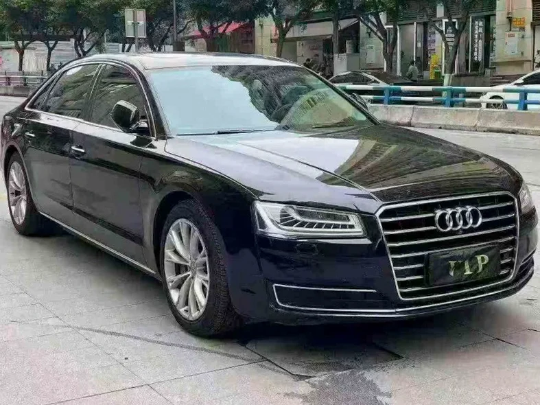 奥迪A8L 正面外观三