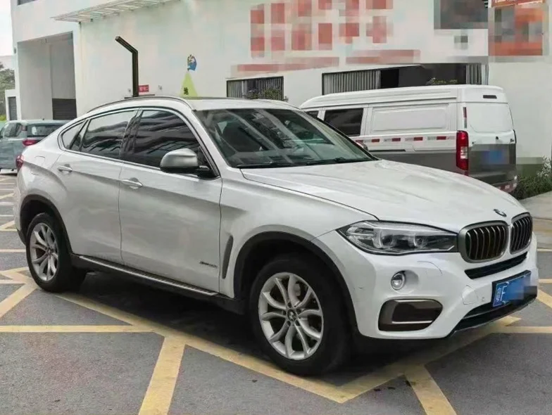 宝马X6 正面外观二