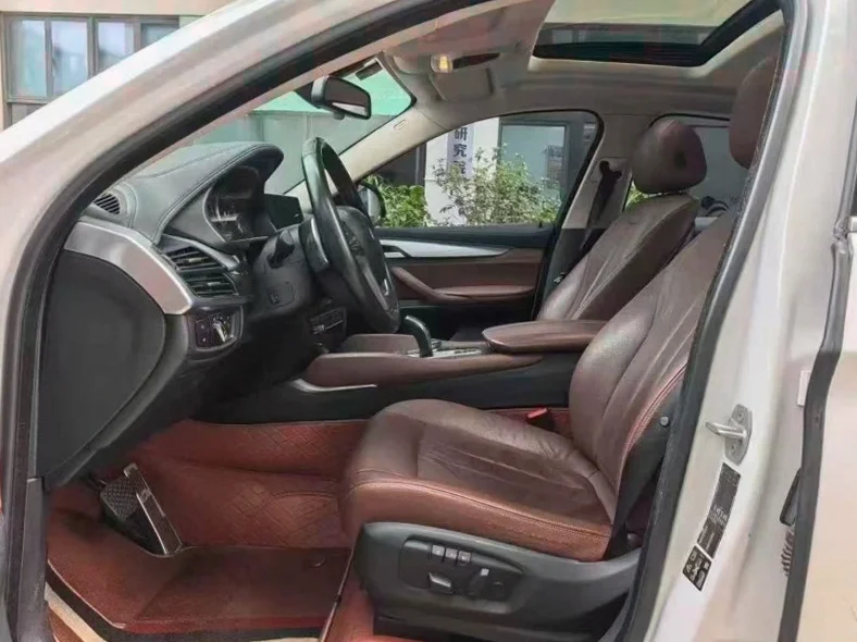宝马X6 内饰前排