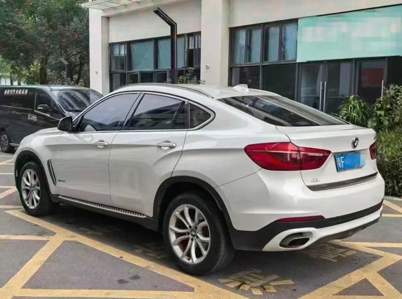 宝马X6 后面外观三