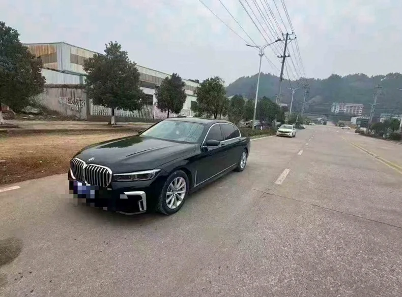 宝马7系 正面外观二