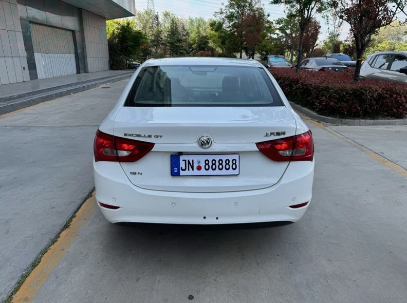 别克英朗 后面外观三