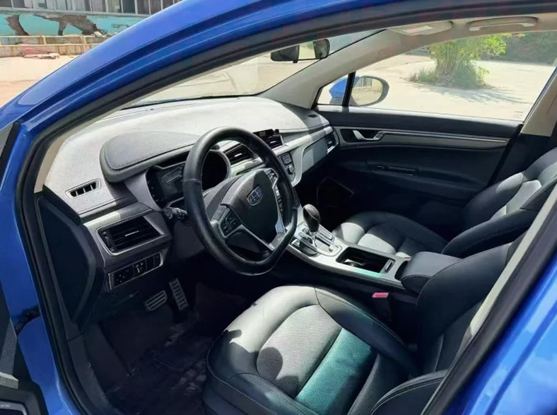 吉利帝豪 后面外观三