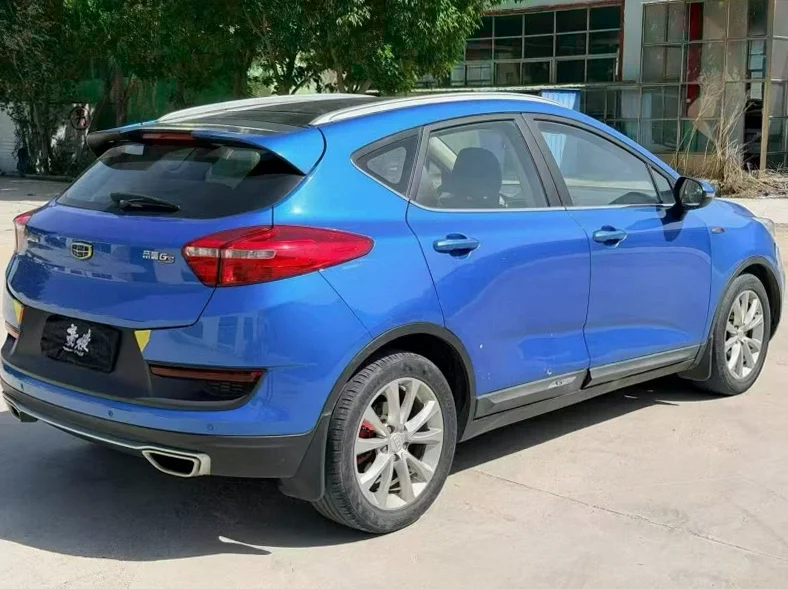 吉利帝豪 内饰前排