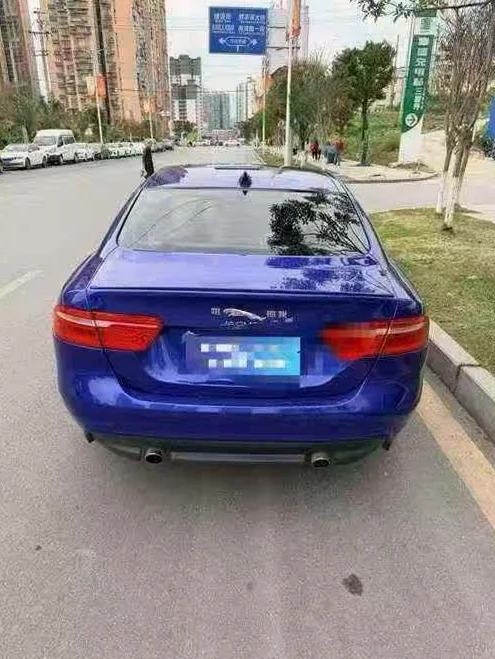 捷豹XE 内饰前排