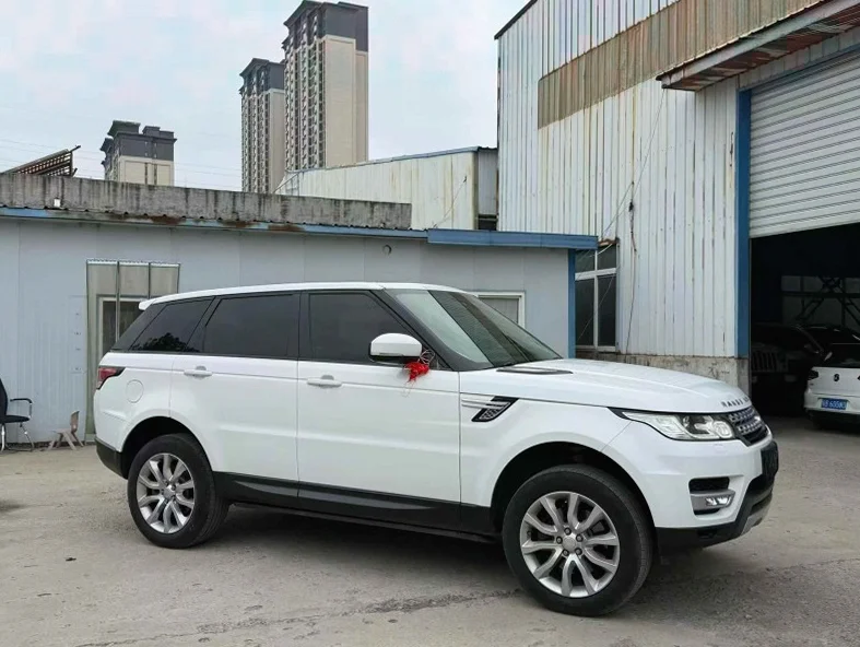 路虎揽胜运动 正面外观二