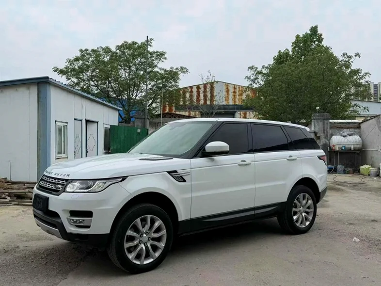 路虎揽胜运动 正面外观三