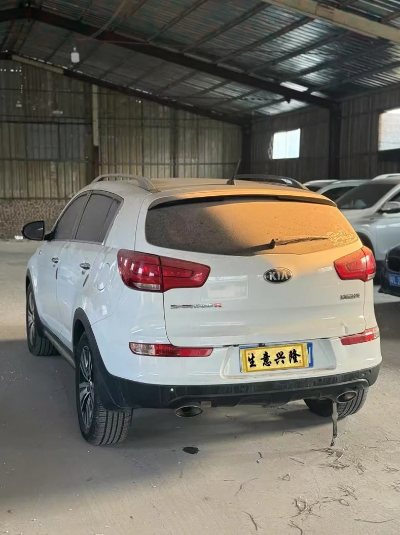 起亚智跑 内饰后排