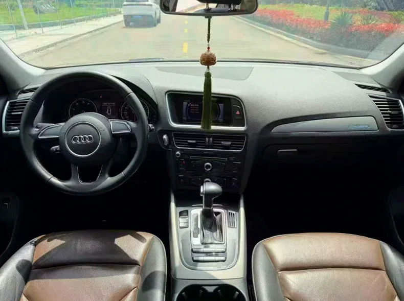 奥迪Q5 后面外观一