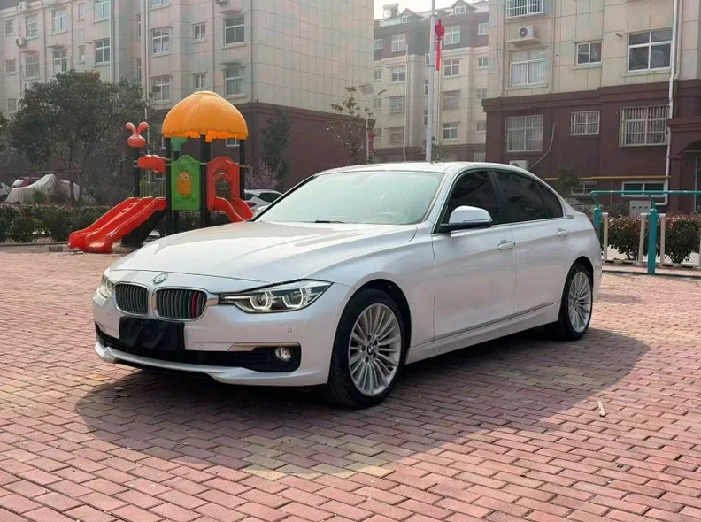 宝马3系 正面外观二