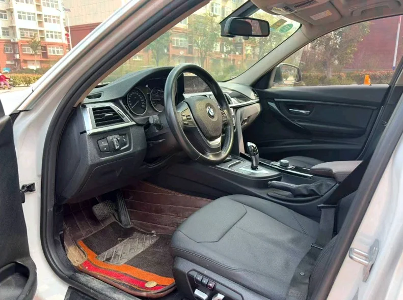 宝马3系 后面外观三