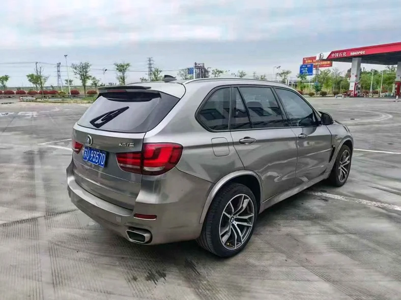 宝马X5 内饰后排