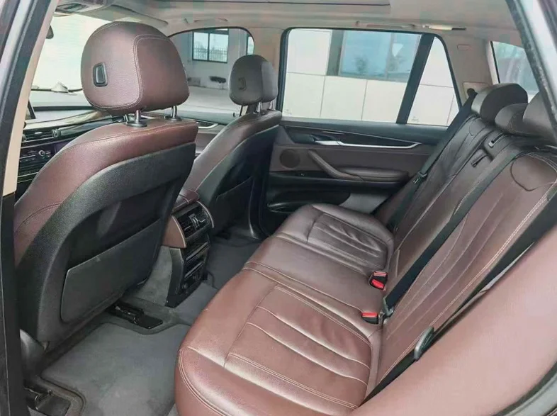 宝马X5 后面外观二