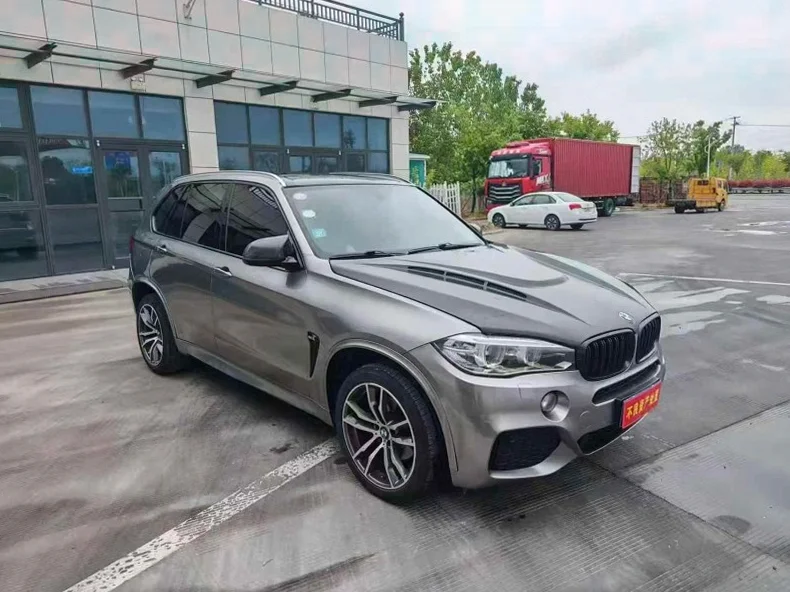 宝马X5 正面外观三