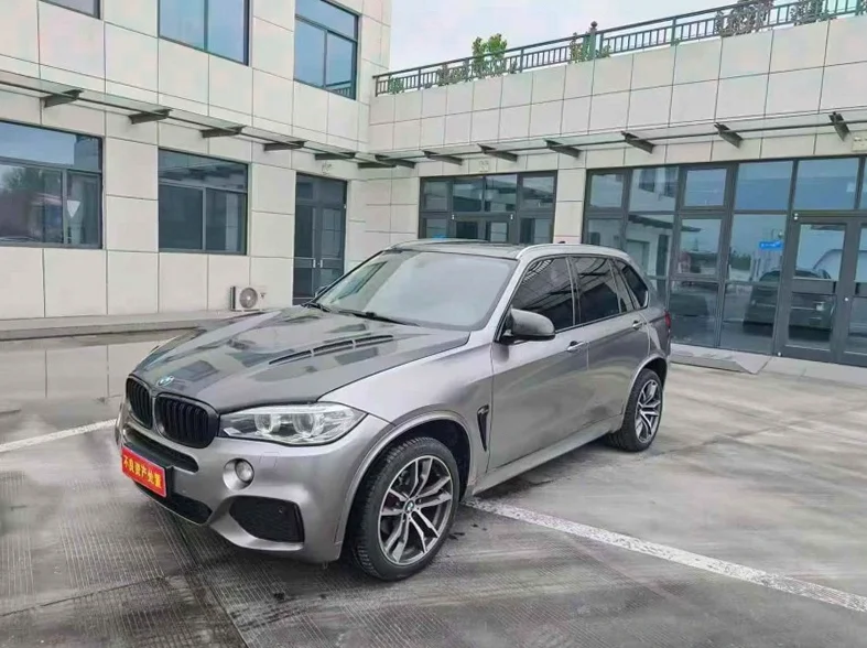 宝马X5 正面外观二