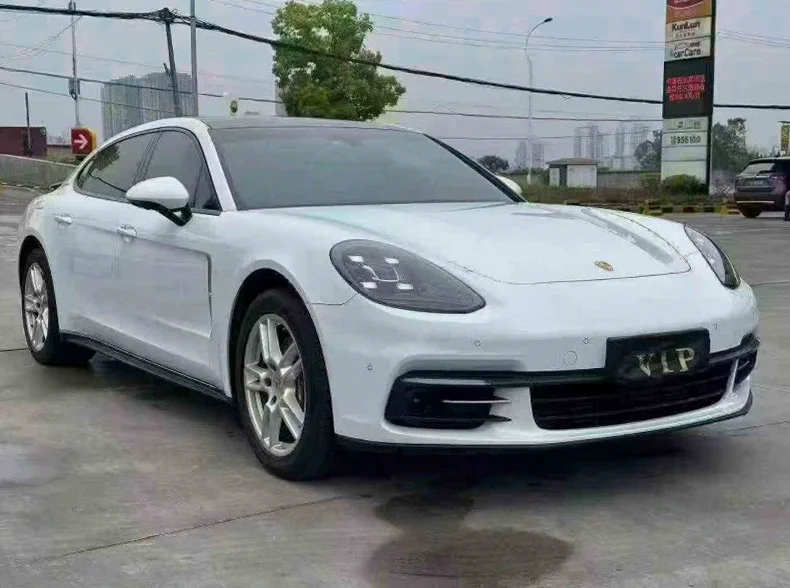 保时捷帕拉梅拉 正面外观三