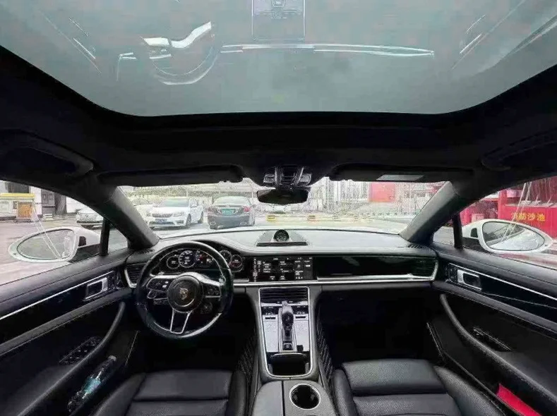 保时捷帕拉梅拉 后面外观一