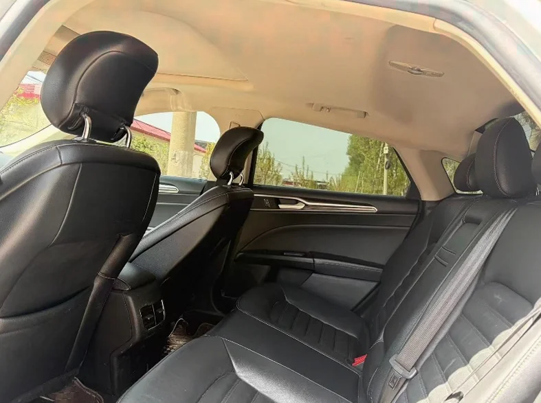 福特蒙迪欧 后面外观三