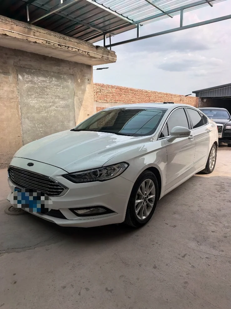 福特蒙迪欧 正面外观三