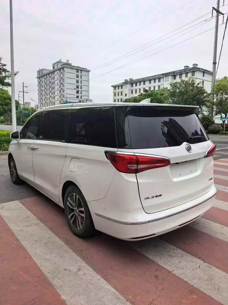 别克GL8 内饰后排