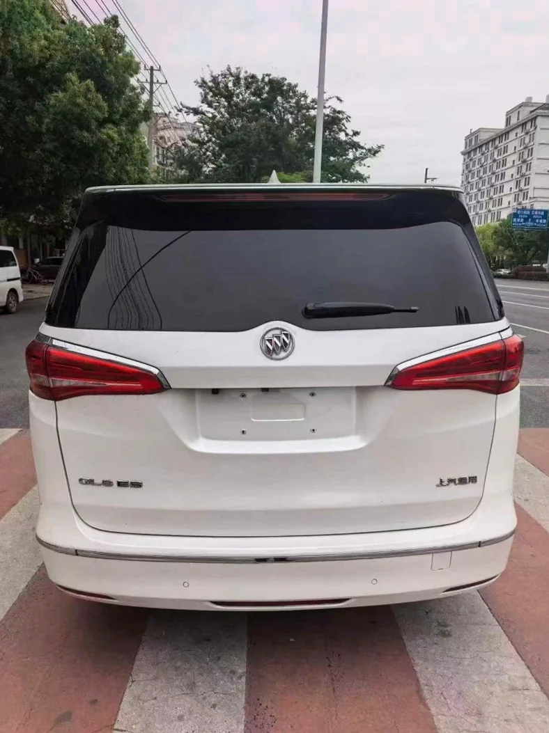 别克GL8 后面外观三