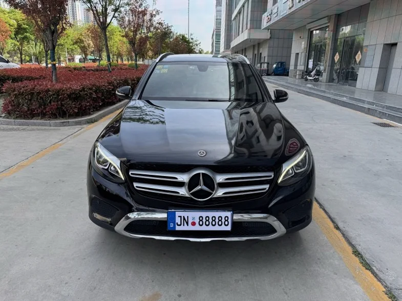 18年奔驰GLC200四驱豪华配置