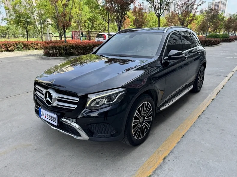 奔驰GLC 正面外观二