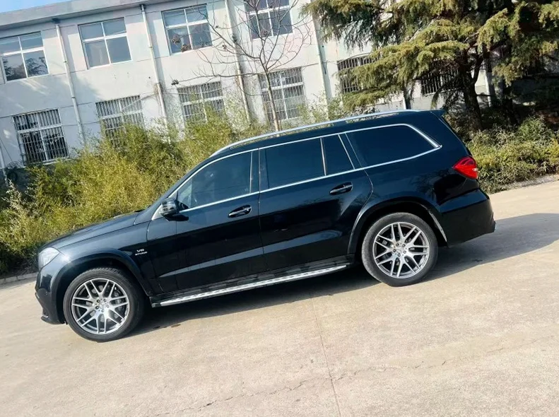 奔驰GLS 正面外观三