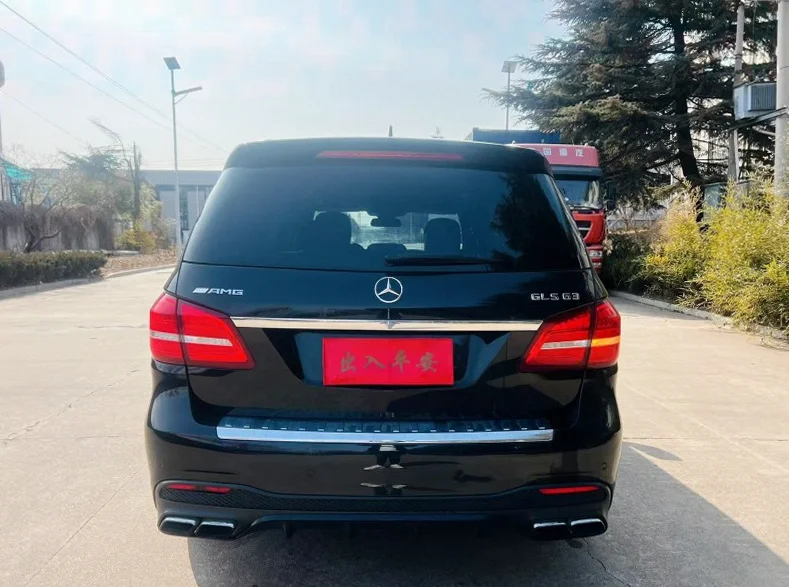 奔驰GLS 后面外观二