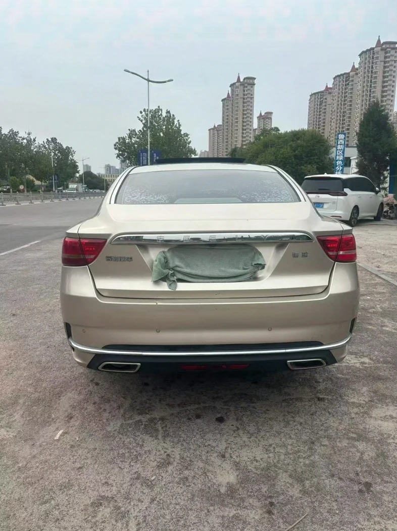 吉利博瑞 驾驶室