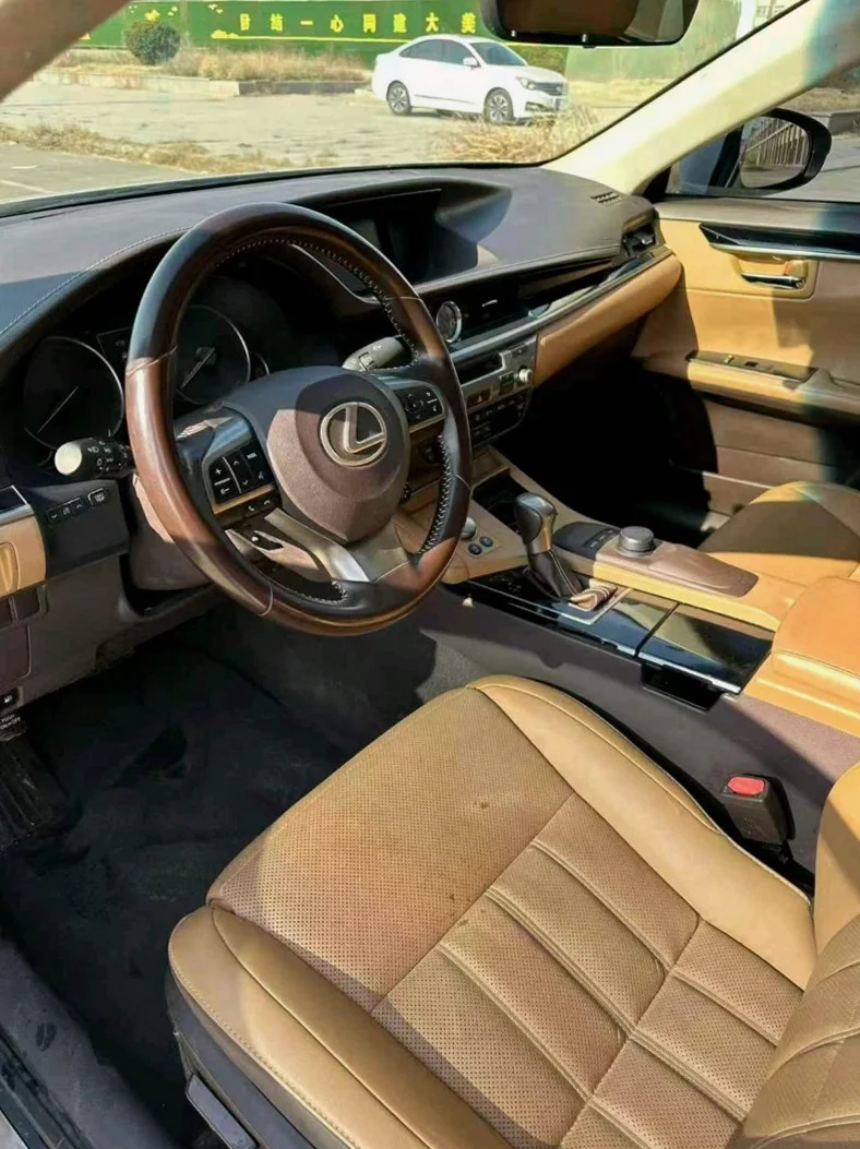 雷克萨斯ES 内饰前排