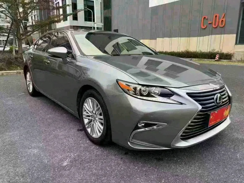 雷克萨斯ES 正面外观三