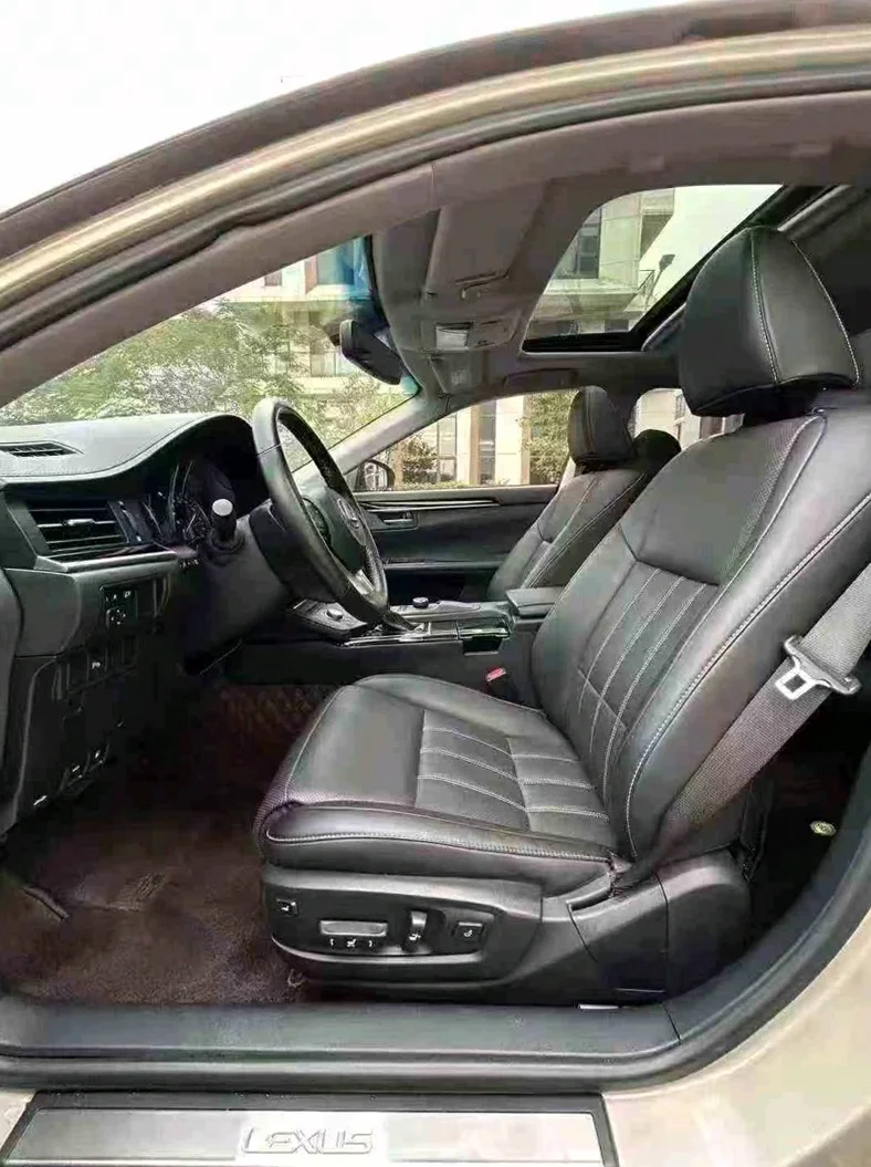 雷克萨斯ES 后面外观二