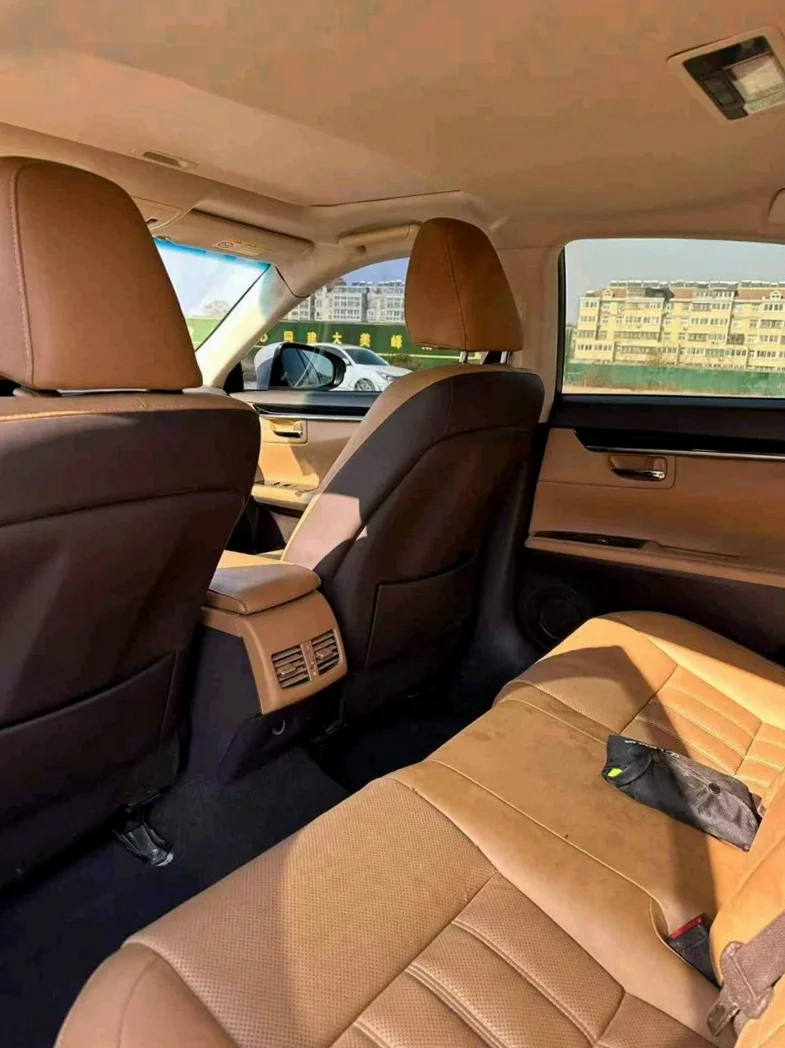 雷克萨斯ES 后面外观三