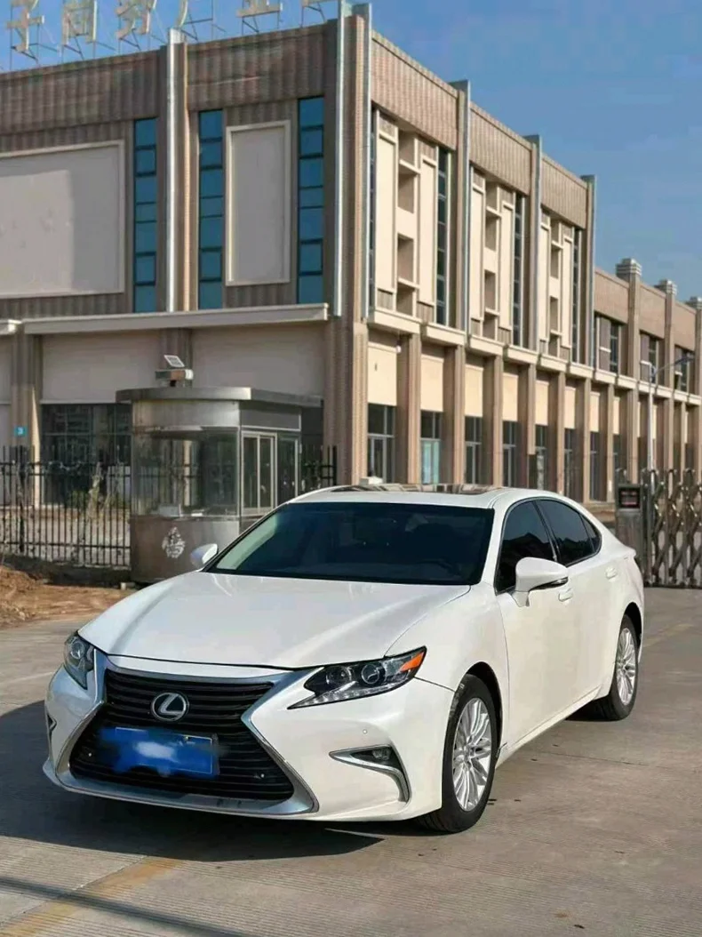 雷克萨斯ES 正面外观三