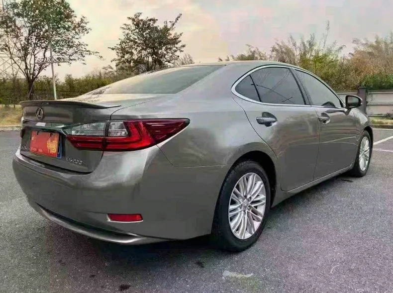 雷克萨斯ES 驾驶室