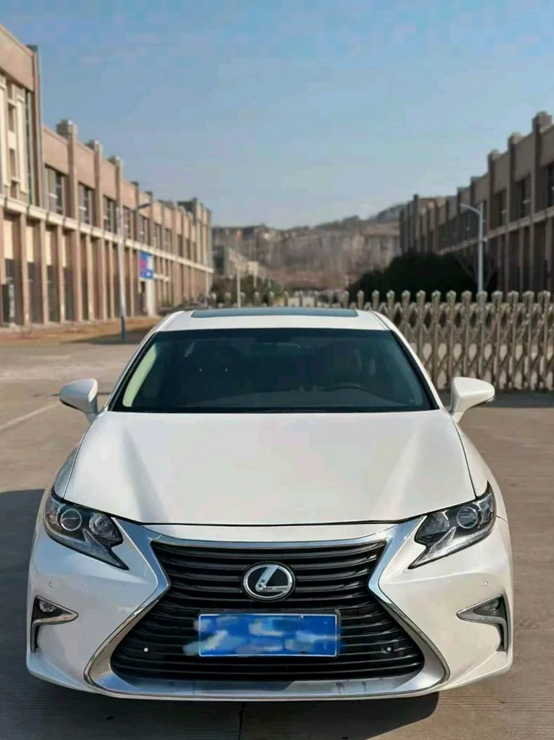 18年雷克萨斯ES200 2.0L精英版