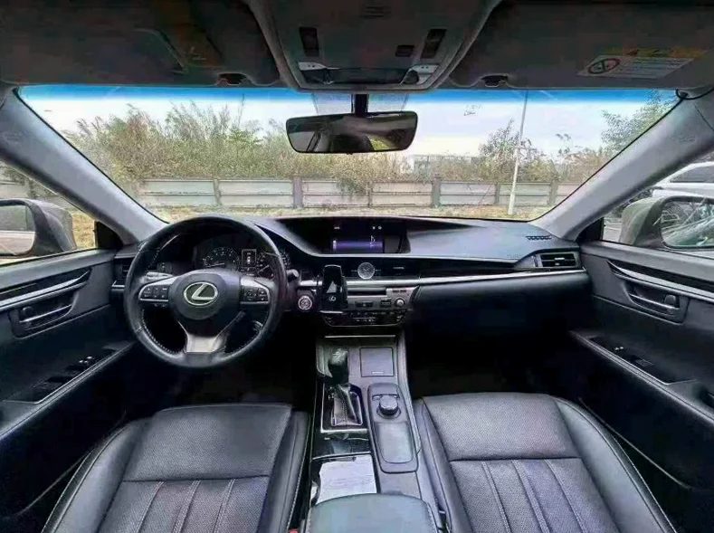 雷克萨斯ES 后面外观三