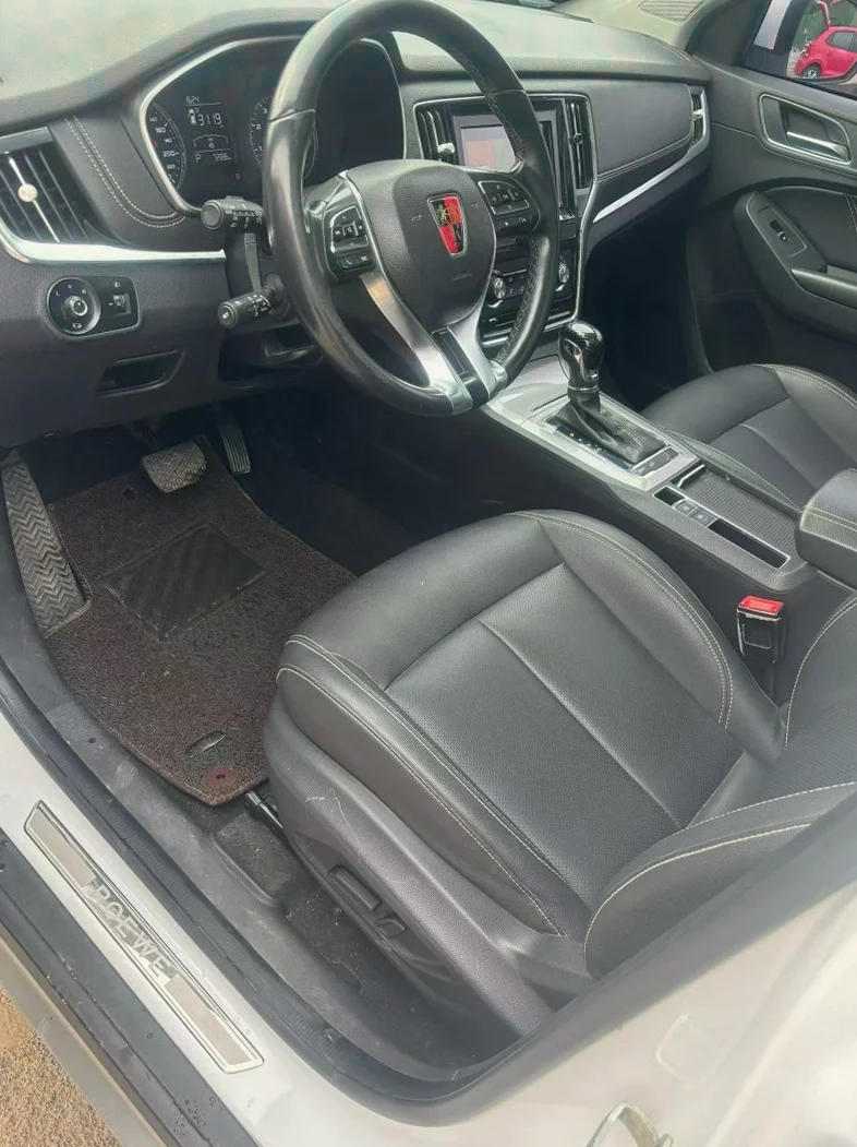 荣威RX5 后面外观三