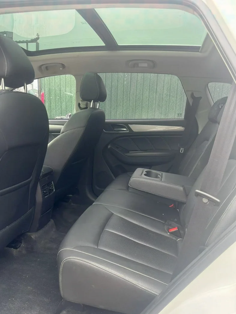 荣威RX5 后面外观二