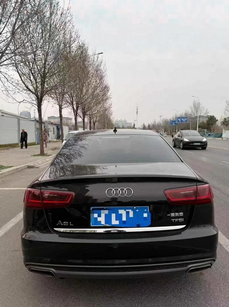 奥迪A6L 内饰前排