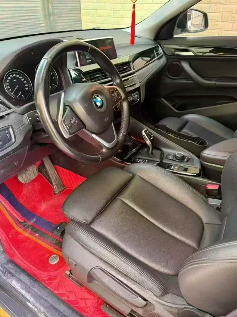 宝马X2 后面外观一