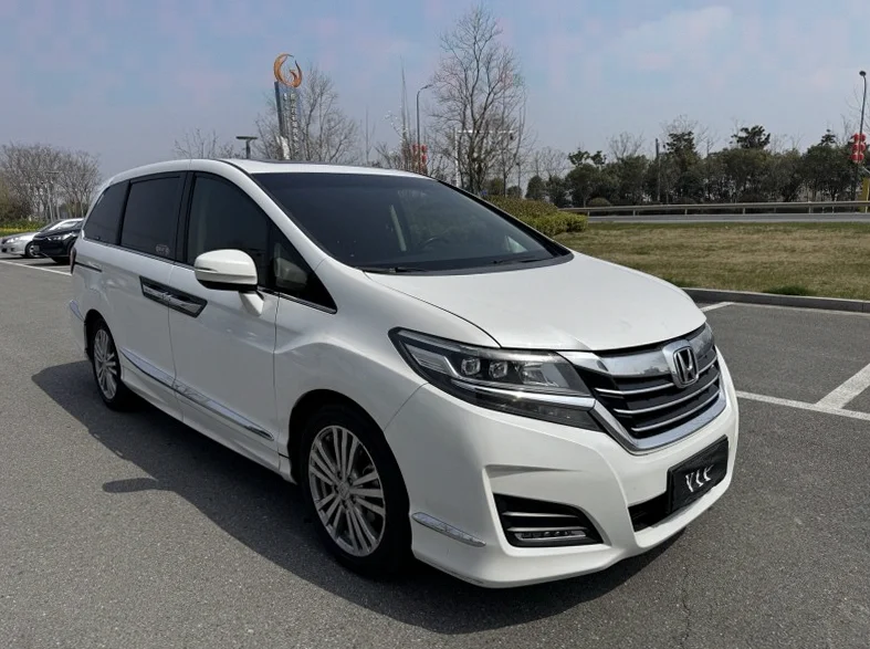 本田艾力绅 内饰后排