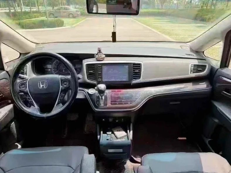 本田奥德赛 后面外观一