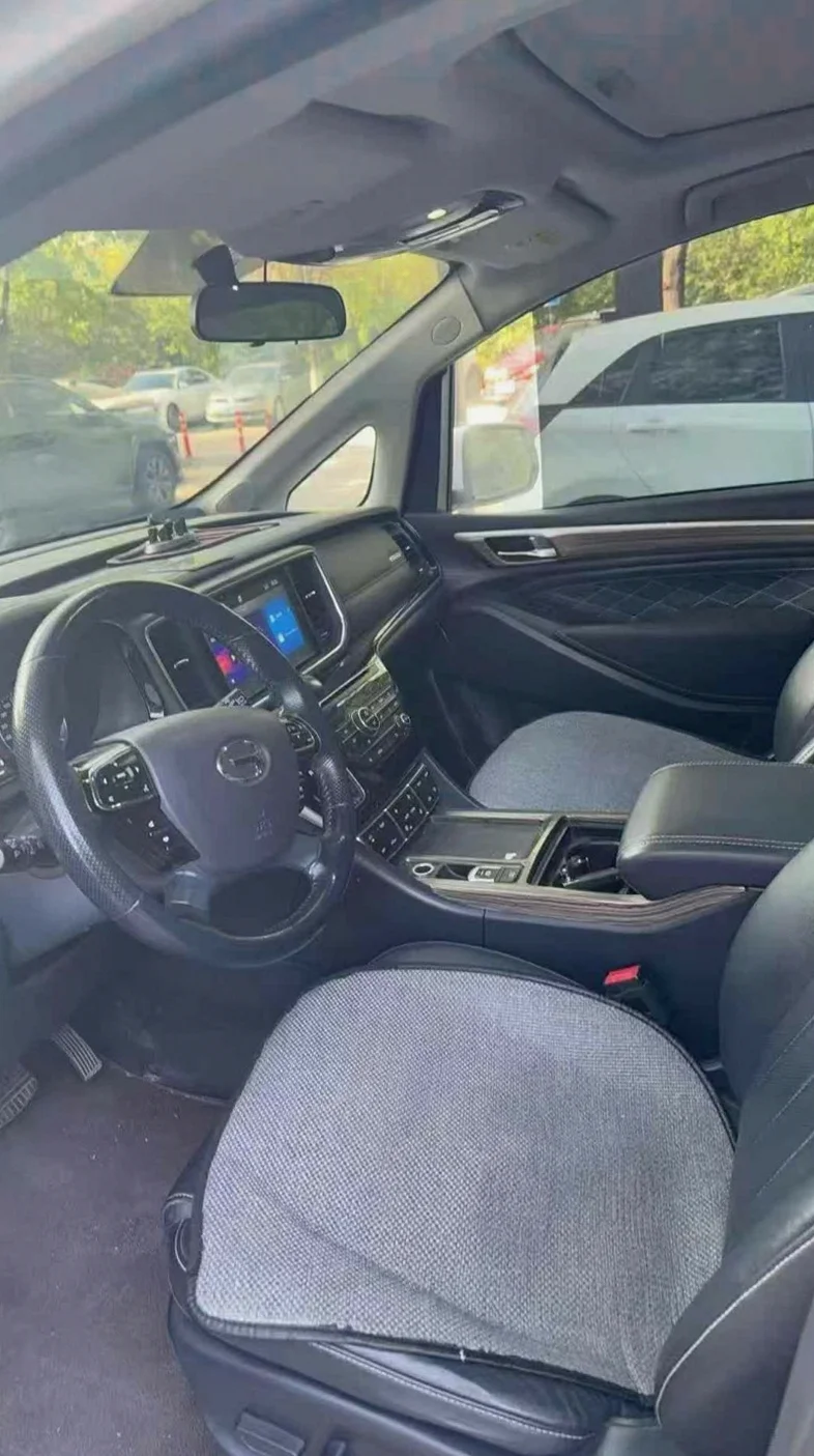 传祺M8 后面外观二