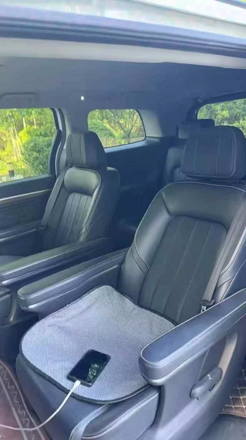 传祺M8 后面外观一